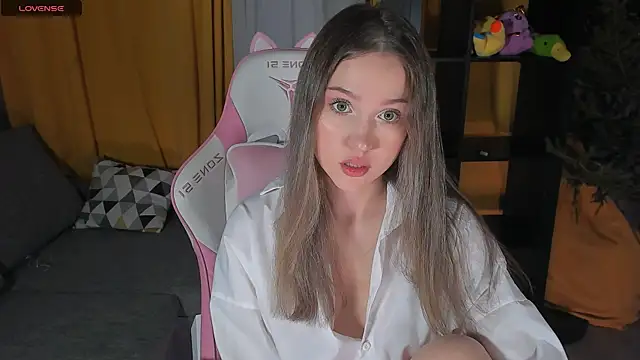 Amelia Lein online show from 01.06.25