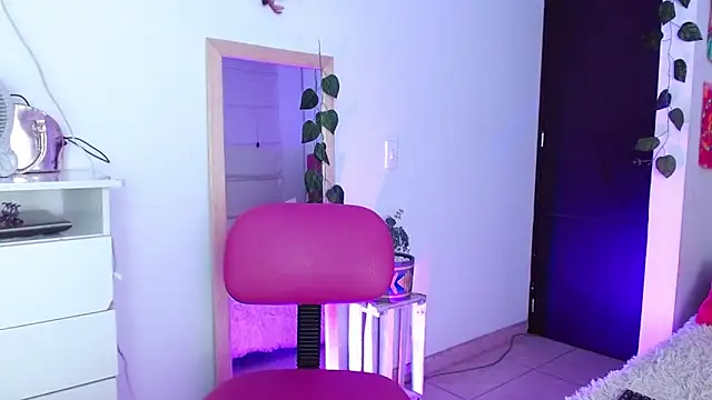 alisseallie online show from 12.04.24