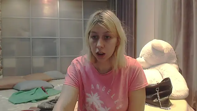 KyliePag online show from 02.28.25