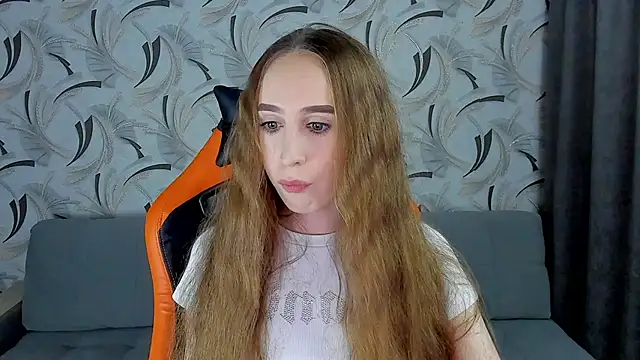 Snapshot of _mira_cle_ chatting on 12.08.24  mira cle  online show from 12.08.24