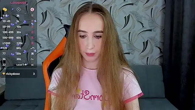 Snapshot of _mira_cle_ chatting on 12.22.24  mira cle  online show from 12.22.24