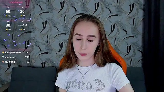 Snapshot of _mira_cle_ chatting on 01.22.25  mira cle  online show from 01.22.25