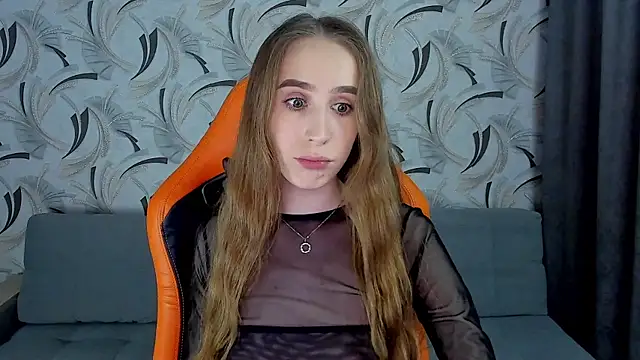 Snapshot of _mira_cle_ chatting on 02.05.25  mira cle  online show from 02.05.25