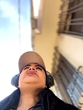 Snapshot of Insane_Issa chatting on 12.02.24 Insane Issa online show from 12.02.24