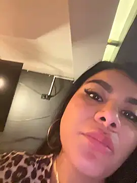 Snapshot of Insane_Issa chatting on 12.21.24 Insane Issa online show from 12.21.24