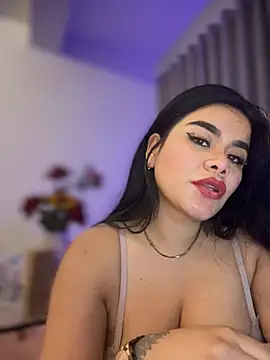 Snapshot of Insane_Issa chatting on 01.30.25 Insane Issa online show from 01.30.25