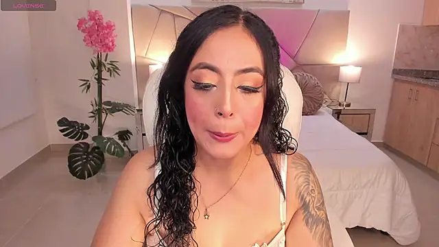 kim thompson 1 online show from 11.05.25