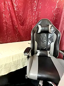 Snapshot of LuscousPussy chatting on 09.27.25 LuscousPussy online show from 09.27.25