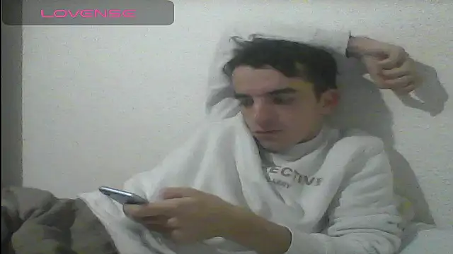 Snapshot of Tombgy07 chatting on 12.18.24 Tombgy07 online show from 12.18.24