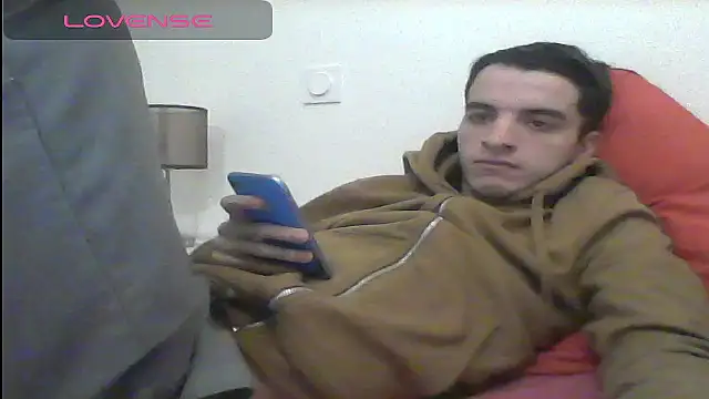 Snapshot of Tombgy07 chatting on 02.22.25 Tombgy07 online show from 02.22.25