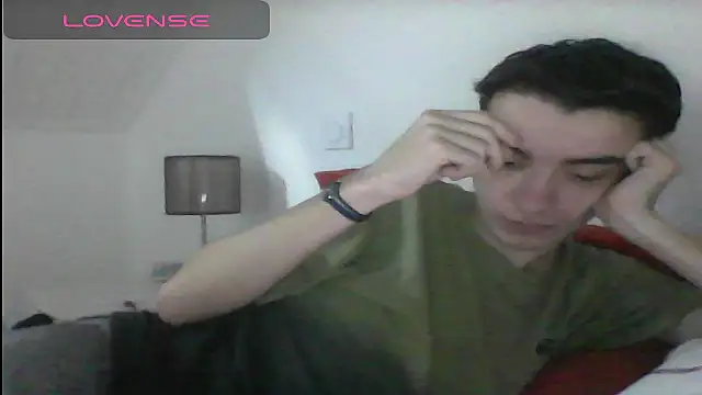 Snapshot of Tombgy07 chatting on 02.25.25 Tombgy07 online show from 02.25.25