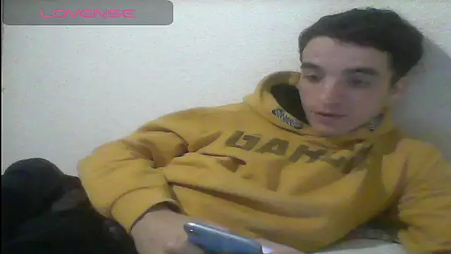 Snapshot of Tombgy07 chatting on 03.14.25 Tombgy07 online show from 03.14.25