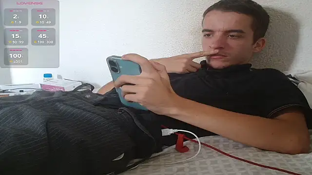 Snapshot of Tombgy07 chatting on 09.16.25 Tombgy07 online show from 09.16.25