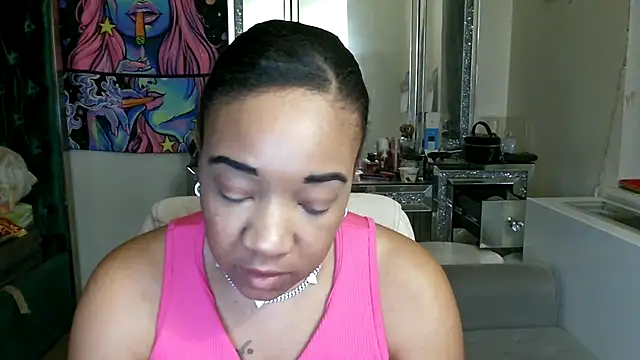 Snapshot of YasmineMinaj chatting on 01.21.25 YasmineMinaj online show from 01.21.25