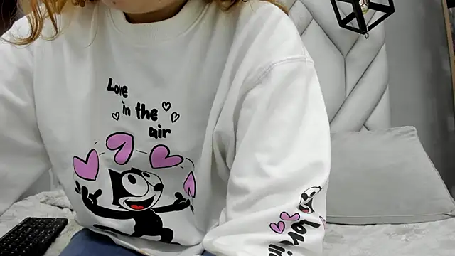 Snapshot of SakuraLee_ chatting on 01.25.25 SakuraLee online show from 01.25.25