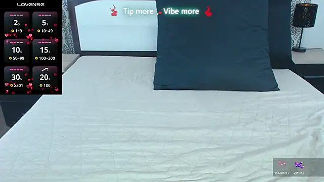Snapshot of MissMilla chatting on 09.24.25 MissMilla online show from 09.24.25