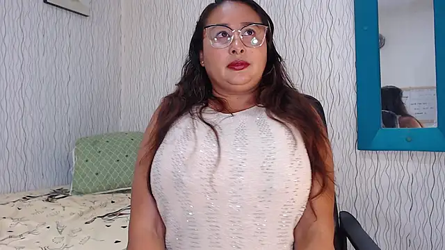 Snapshot of NadiaWhite chatting on 01.24.25 NadiaWhite online show from 01.24.25