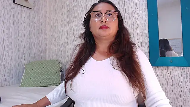 Snapshot of NadiaWhite chatting on 02.14.25 NadiaWhite online show from 02.14.25