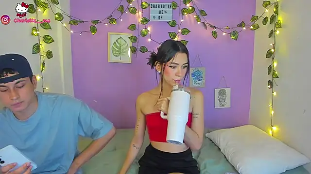 Snapshot of charlottte_queen chatting on 01.15.25 charlottte queen online show from 01.15.25