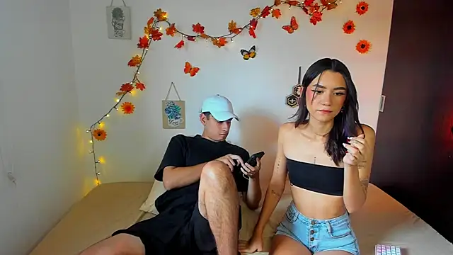 Snapshot of charlottte_queen chatting on 09.13.25 charlottte queen online show from 09.13.25