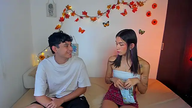 Snapshot of charlottte_queen chatting on 09.15.25 charlottte queen online show from 09.15.25