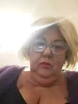 Snapshot of Merilulla chatting on 02.06.25 Merilulla online show from 02.06.25