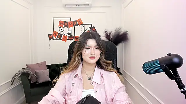 AnneTLi online show from 10.19.25