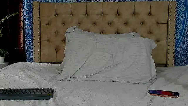 Snapshot of KeryHillson chatting on 12.19.24 KeryHillson online show from 12.19.24