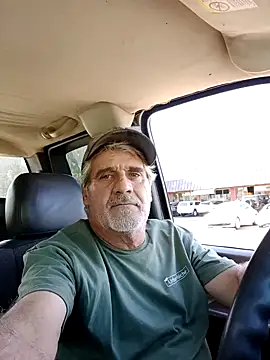 Snapshot of TTolbert chatting on 12.13.24 TTolbert online show from 12.13.24