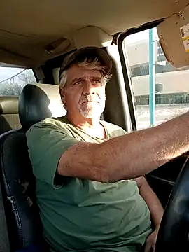 Snapshot of TTolbert chatting on 12.14.24 TTolbert online show from 12.14.24