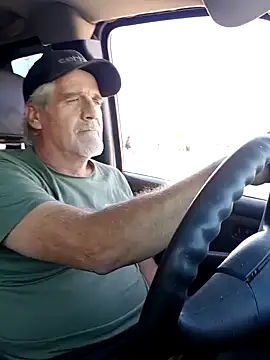 Snapshot of TTolbert chatting on 01.21.25 TTolbert online show from 01.21.25