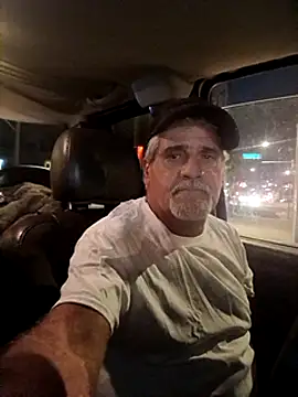 Snapshot of TTolbert chatting on 02.09.25 TTolbert online show from 02.09.25