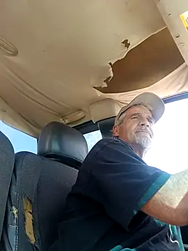 Snapshot of TTolbert chatting on 09.22.25 TTolbert online show from 09.22.25