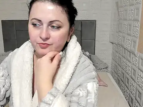 Snapshot of Lillian2 chatting on 02.24.25 Lillian2 online show from 02.24.25