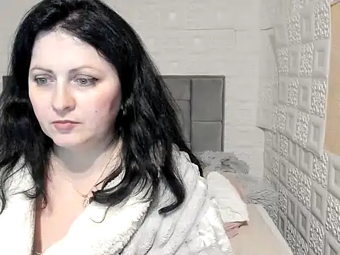 Snapshot of Lillian2 chatting on 02.26.25 Lillian2 online show from 02.26.25