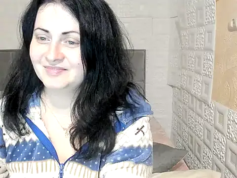 Snapshot of Lillian2 chatting on 03.11.25 Lillian2 online show from 03.11.25