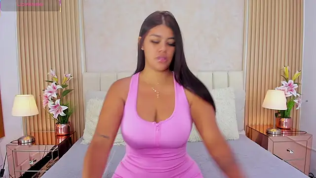 LUNATAYLORS online show from 11.19.25