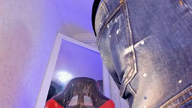 DominicSccott online show from 10.15.25