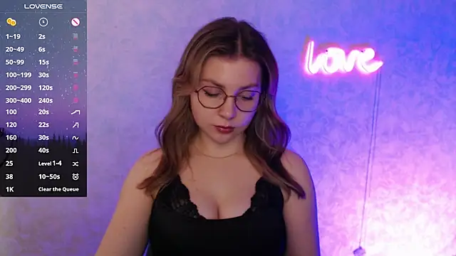 Snapshot of Leah_Reed chatting on 02.25.25 Leah Reed online show from 02.25.25