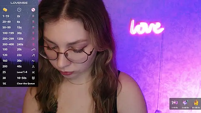 Snapshot of Leah_Reed chatting on 03.21.25 Leah Reed online show from 03.21.25