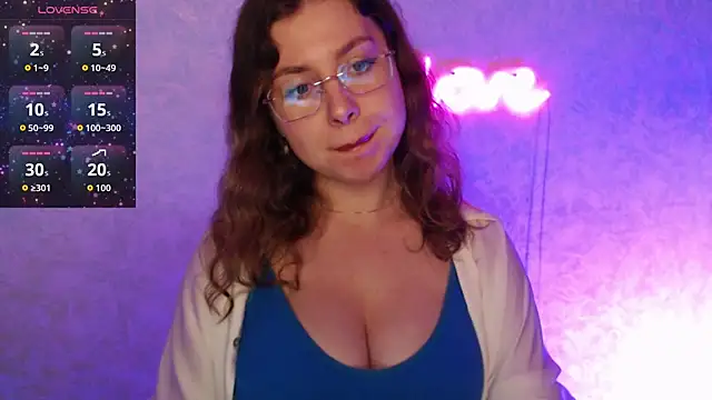 Snapshot of Leah_Reed chatting on 09.11.25 Leah Reed online show from 09.11.25