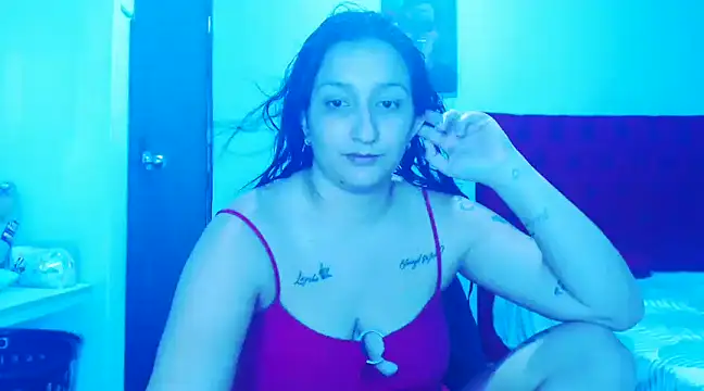 Snapshot of liz_dirty chatting on 12.11.24 liz dirty online show from 12.11.24