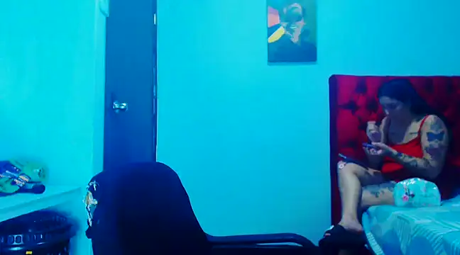 Snapshot of liz_dirty chatting on 12.19.24 liz dirty online show from 12.19.24