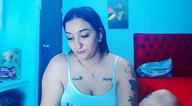 Snapshot of liz_dirty chatting on 01.06.25 liz dirty online show from 01.06.25