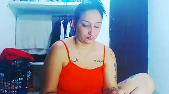 Snapshot of liz_dirty chatting on 02.23.25 liz dirty online show from 02.23.25