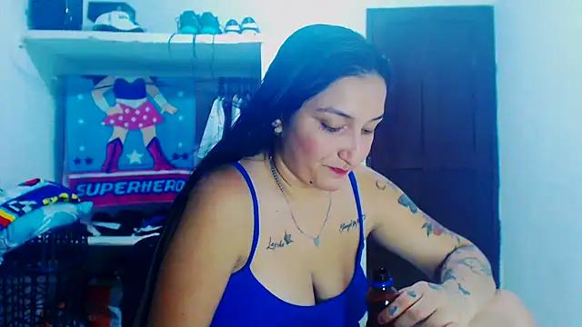 Snapshot of liz_dirty chatting on 03.19.25 liz dirty online show from 03.19.25