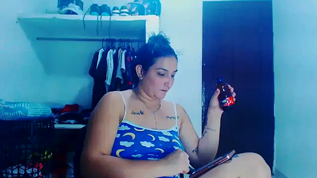 Snapshot of liz_dirty chatting on 03.21.25 liz dirty online show from 03.21.25