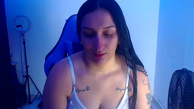 Snapshot of liz_dirty chatting on 09.17.25 liz dirty online show from 09.17.25