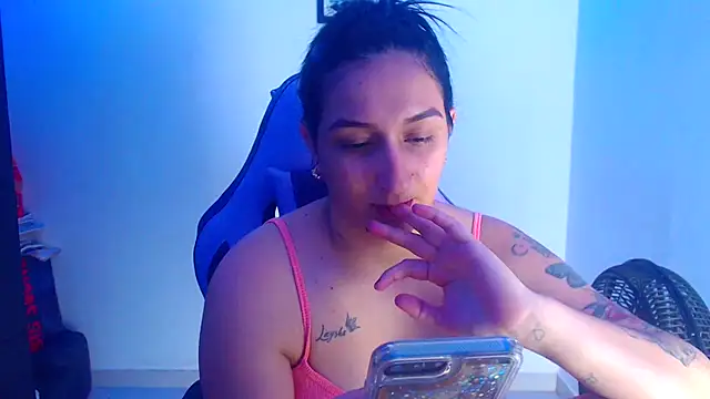 Snapshot of liz_dirty chatting on 09.24.25 liz dirty online show from 09.24.25