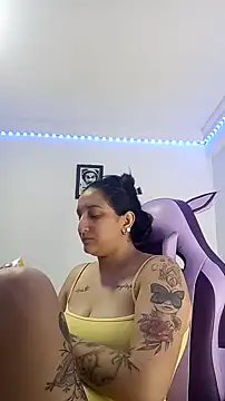 Snapshot of liz_dirty chatting on 10.25.25 liz dirty online show from 10.25.25